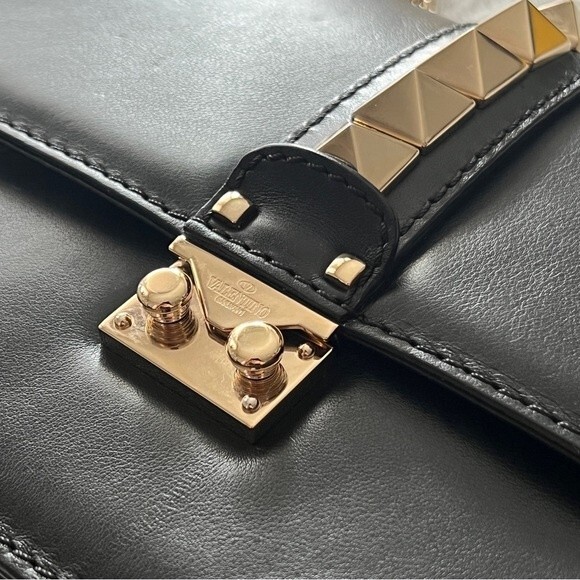 Valentino Rockstud Medium Glam Lock Flap Bag in Black - Picture 12 of 16